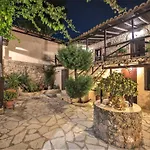 Ampelos Estate Vakantiehuis Akráta