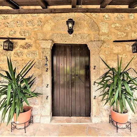 בית נופש Ampelos Estate *
