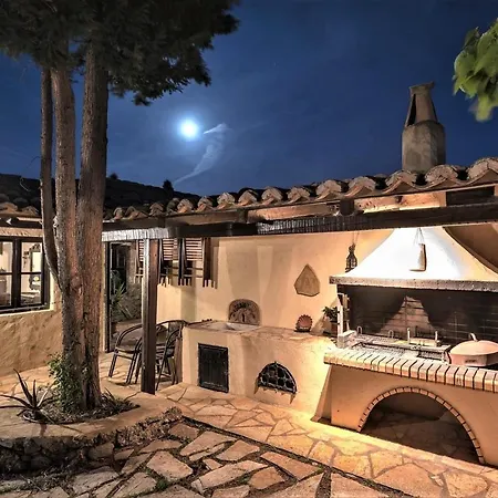 Ampelos Estate בית נופש