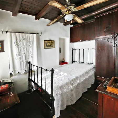 Ampelos Estate Ακράτα