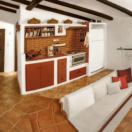 Ampelos Estate Ακράτα