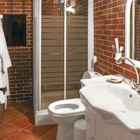 Ampelos Estate Ακράτα