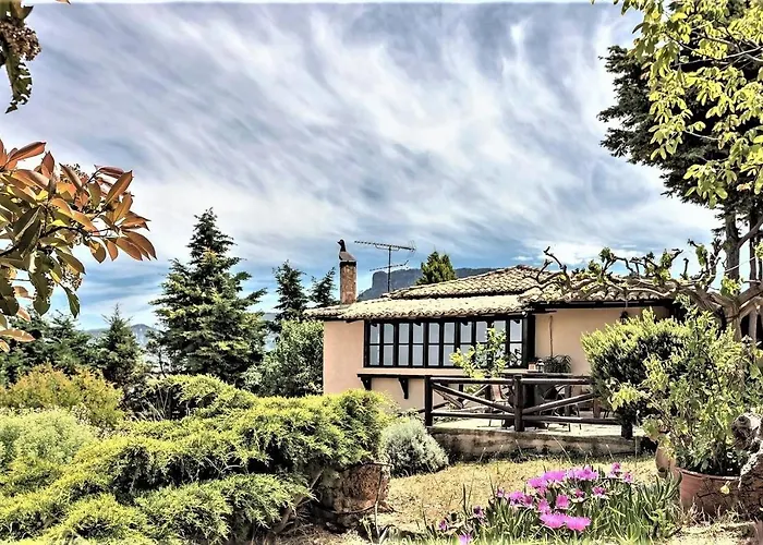 Дом отдыха Ampelos Estate