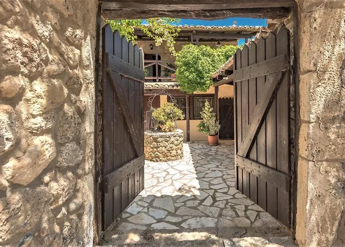 Ampelos Estate * Акрата