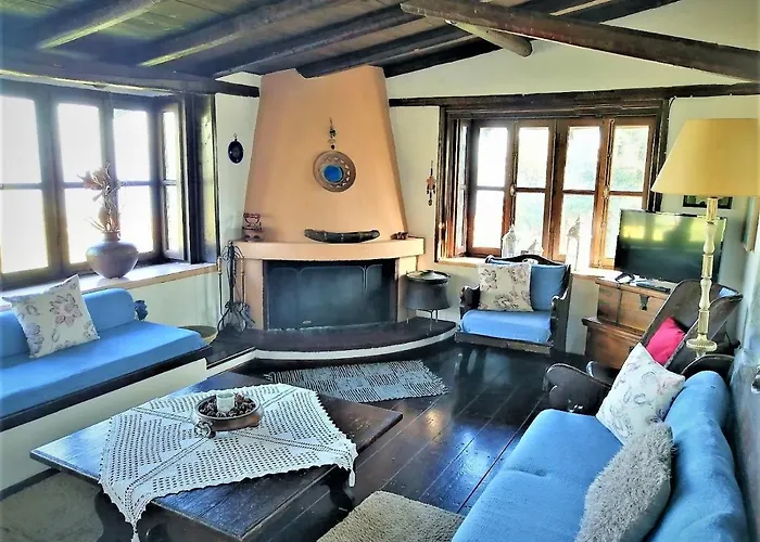 Ampelos Estate Акрата